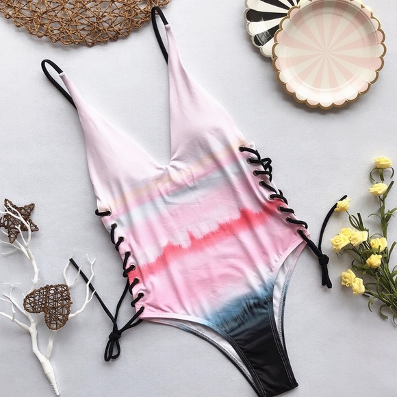 ❤️Laced Up One Piece Swimsuit - Picture 4 of 7